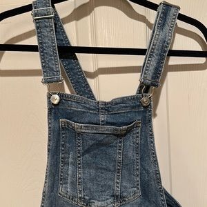 Divided Women’s overalls jeans size 6